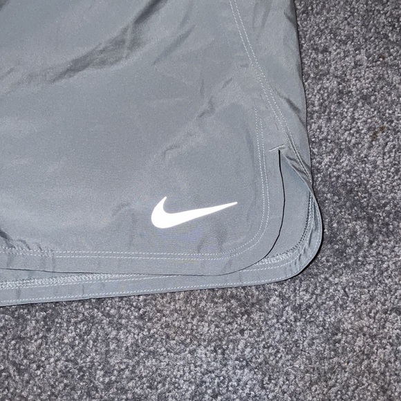 NIKE RUNNING SHORTS - Picture 2 of 4